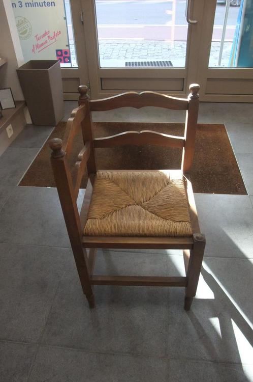 stoel met riet zitvlak, Huis en Inrichting, Stoelen, Gebruikt, Eén, Hout, Riet of Rotan, Bruin, Ophalen