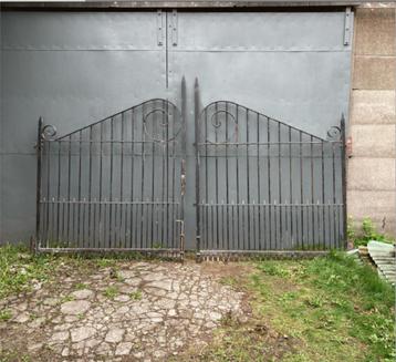 poort zware kasteelpoort beschikbaar voor biedingen