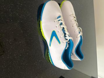 Boomerang voetbalschoenen – maat 38- bijna nieuw beschikbaar voor biedingen