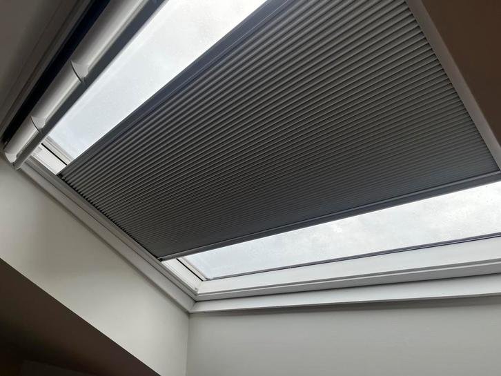 Originele Velux Plissé gordijnen verduisterend, Huis en Inrichting, Stoffering | Gordijnen en Lamellen, Gebruikt, Wit, Ophalen