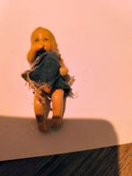 Oude minipoppetje van porselein, Antiek en Kunst, Ophalen of Verzenden