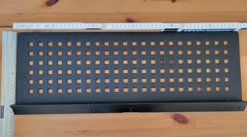 Zwarte partituurstand voor synthesizer of keyboard beschikbaar voor biedingen