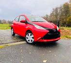 Toyota aygo•2015•garantie•64 000 km•car-pass•onderhoud, Rouge, Achat, 998 cm³, Electronic Stability Program (ESP)