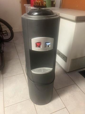 Waterdispenser / waterkraan - warm en koud water, Doe-het-zelf en Bouw, Sanitair, Ophalen
