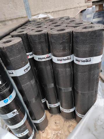 Destockage de rouleaux de roofing sablés, ardoisés et avec a beschikbaar voor biedingen