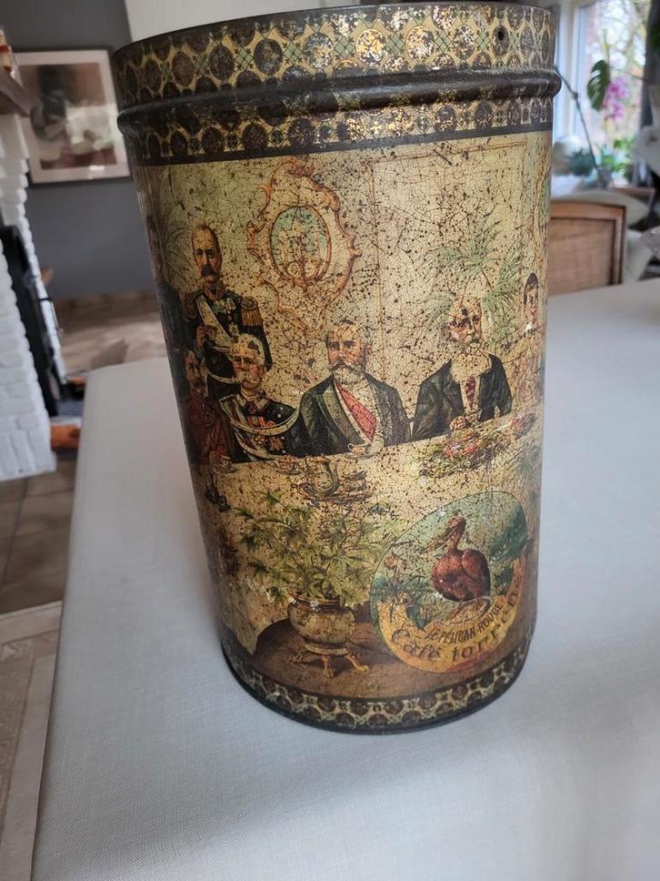 Grote antieke koffiedoos De Roode Pelikaan., Verzamelen, Blikken, Ophalen