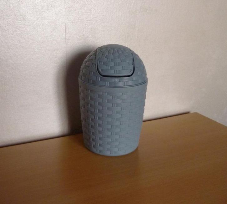 Grijs blauwe vuilbak emmer met deksel prullenbak, Huis en Inrichting, Woonaccessoires | Prullenbakken, Ophalen of Verzenden