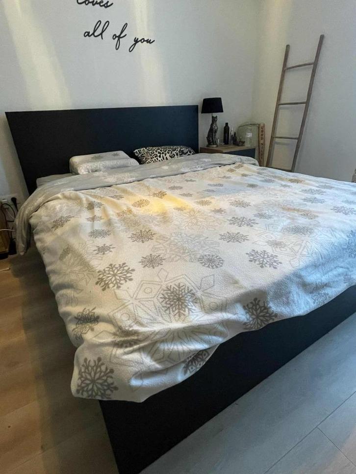2 persoonsbed, zwart, Huis en Inrichting, Slaapkamer | Bedden, Zo goed als nieuw, Tweepersoons, 160 cm, 200 cm, Hout, Zwart, Ophalen