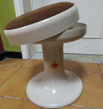 kruk jaren '70 design beschikbaar voor biedingen