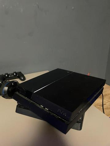 Playsation 4 500gb  beschikbaar voor biedingen