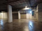 Gesloten grote boxgarage in de Schaarbeekse grens met Evere, Brussel