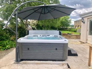 Livraison+remise+ plus offerts  jacuzzi  5places 60 jets 