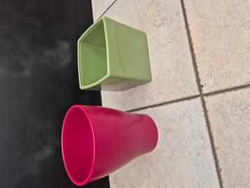 Ceramische bloempotten groen en roos samen 5 euro  beschikbaar voor biedingen