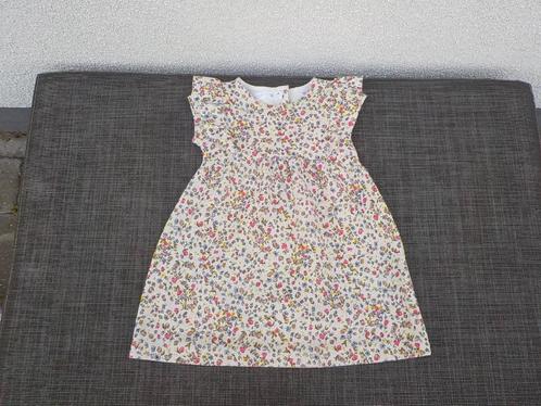 Prachtige bloemen design jurk van Zara voor meisjes maat 98, Kinderen en Baby's, Kinderkleding | Maat 98, Zo goed als nieuw, Meisje