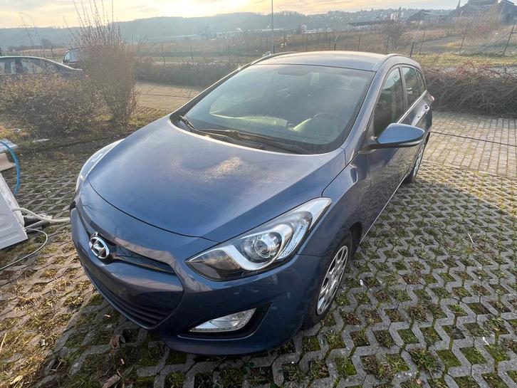 Hyundai i30 1.6crdi comme neuf. Urgent,  2014, Autos, Hyundai, Particulier, i30, ABS, Phares directionnels, Régulateur de distance