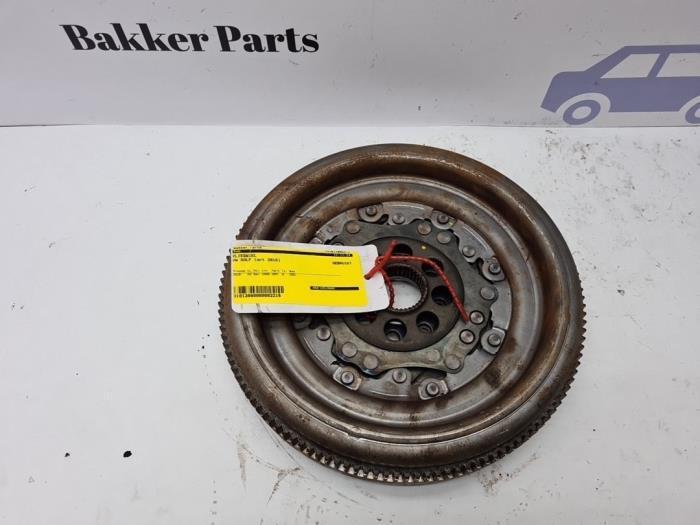 Volant moteur d'un Volkswagen Golf, Autos : Pièces & Accessoires, Moteurs & Accessoires, Volkswagen, Utilisé, 3 mois de garantie