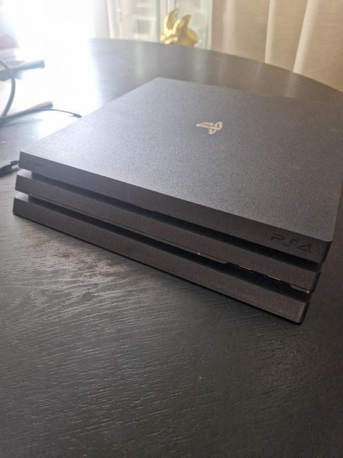 PS4 Pro + 1 controller + 9 Spellen, Games en Spelcomputers, Spelcomputers | Sony PlayStation 4, Gebruikt, Pro, 1 TB, Met 1 controller