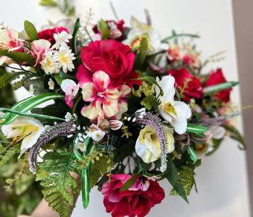 Fleurs artificielles décoratives  beschikbaar voor biedingen