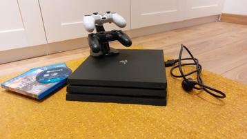 ps4 pro 2 manettes en parfait état.  beschikbaar voor biedingen