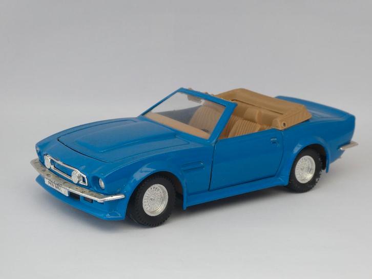 Aston Martin V8 Volante Vantage van Polistil 1/25, Hobby en Vrije tijd, Modelauto's | 1:24, Auto, Overige merken, Ophalen