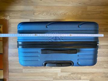 Grote valies te koop beschikbaar voor biedingen