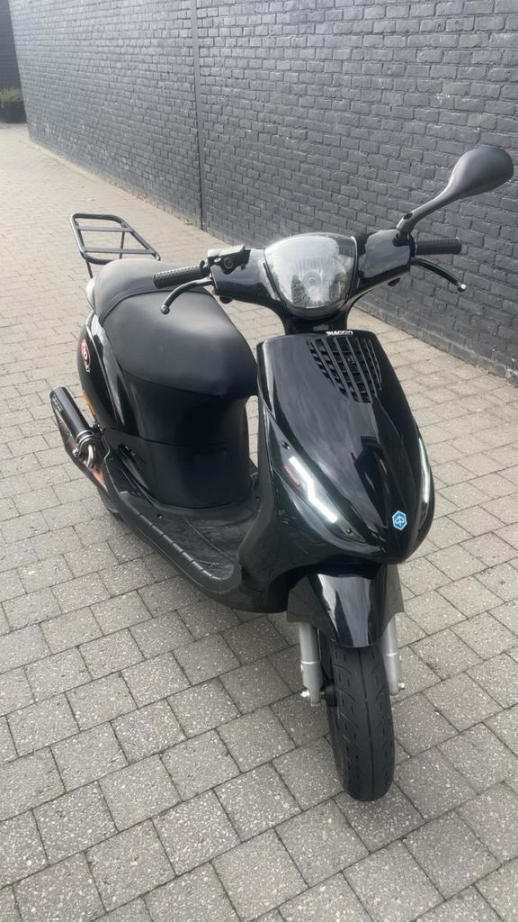 Zip 70cc b klasse, Fietsen en Brommers, Scooters | Piaggio, Zo goed als nieuw, Zip, Klasse B (45 km/u), Tweetakt, Ophalen of Verzenden