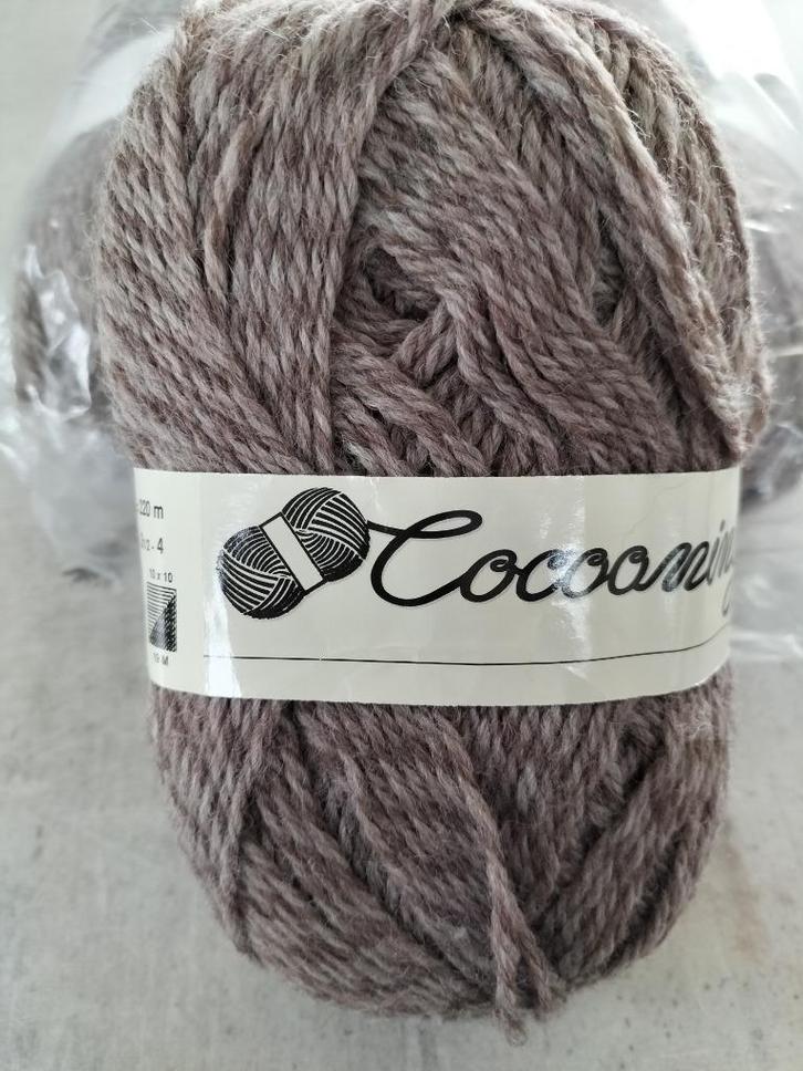 Kokosbal van wol (gevlekt bruin 6 ballen van 100 g)., Hobby en Vrije tijd, Breien en Haken, Ophalen of Verzenden