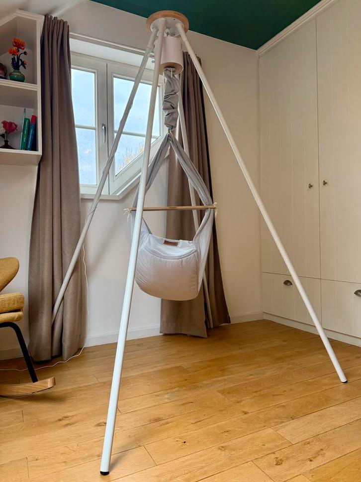NONOMO - Baby Schommelhangmat - Hammock 2.0 incl. Tipi Stand, Kinderen en Baby's, Babywiegjes en Ledikanten, Zo goed als nieuw