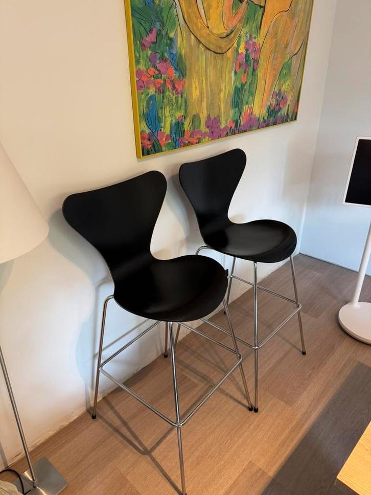 Barkruk Fritz Hansen, Huis en Inrichting, Barkrukken, Zo goed als nieuw, 2 krukken, Ophalen