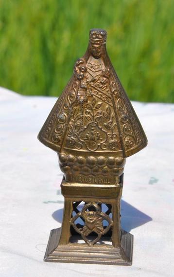 statuette notre dame de hall sur socle en regule cuivre  beschikbaar voor biedingen