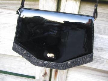 Vintage handtasje lakleder  Leuk voor feestje beschikbaar voor biedingen