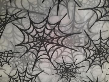 Decoratie Halloween - 2x tafellaken spinnenweb beschikbaar voor biedingen