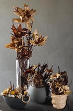 Zelf handgemaakte bloemendecoratie, Ophalen, Zo goed als nieuw
