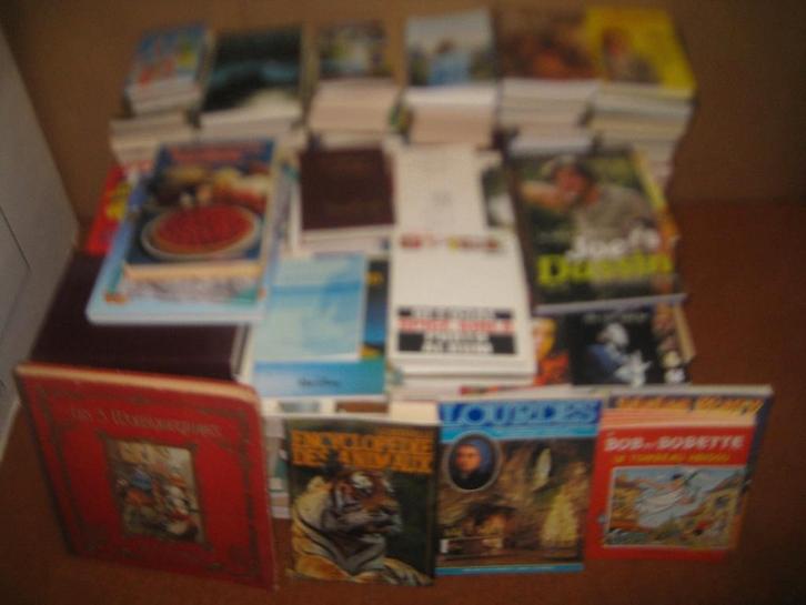 Boeken en Frans. (40): Atlas - dieren - zangers - Strip .., Boeken, Overige Boeken, Zo goed als nieuw, Ophalen of Verzenden