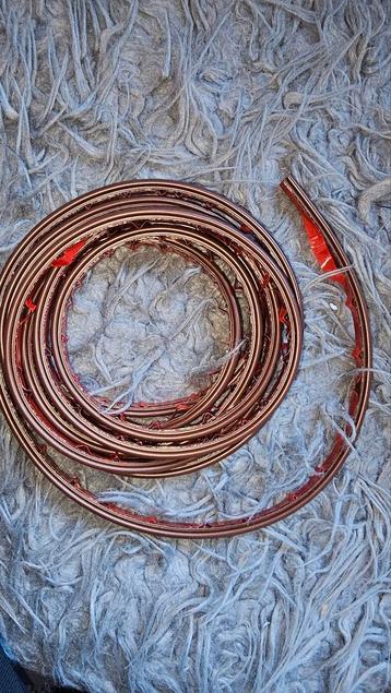 Type D – Bruin | Zelfklevend | Geluids- & Warmte-isolerend beschikbaar voor biedingen