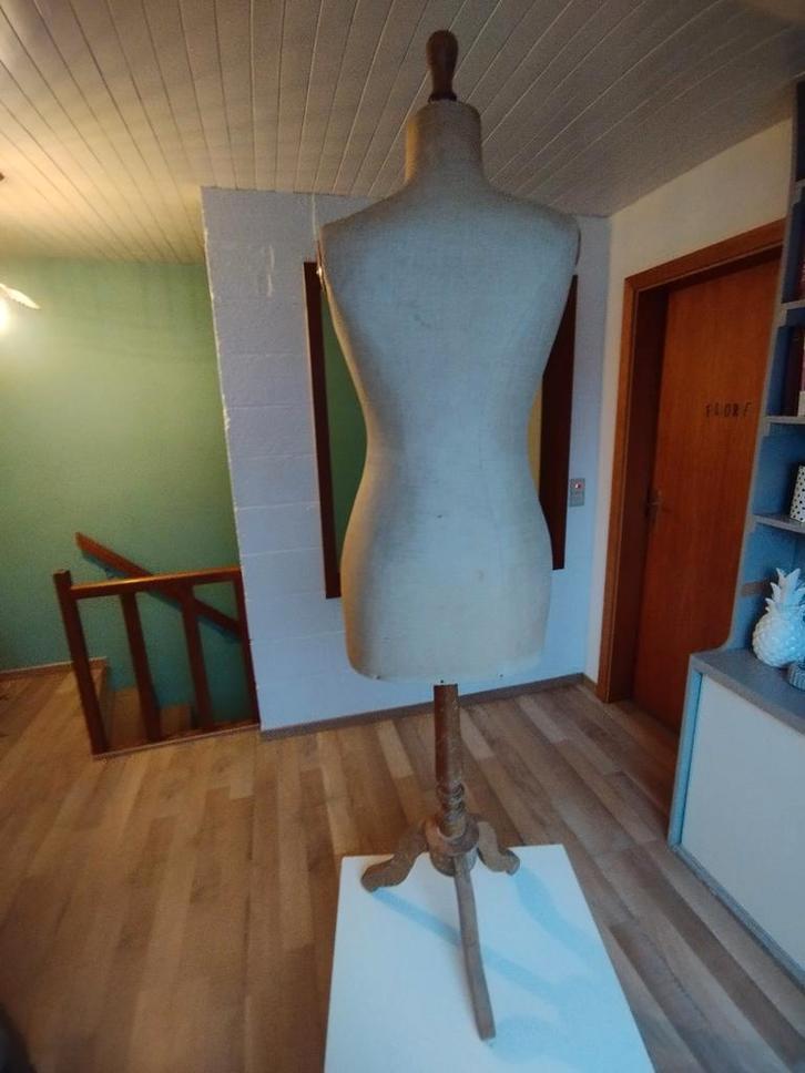 Buste de couture vintage, Kleding | Dames, Kledingrekken