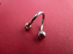 piercing met 2 bolletjes 1 met rood kristal, Handtassen en Accessoires, Piercings, Ophalen of Verzenden, Zo goed als nieuw, Overige materialen