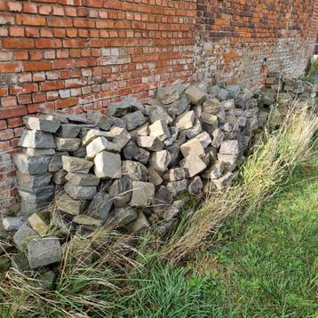 Restpartij Belgische kasseien beschikbaar voor biedingen