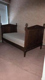 Prachtig historisch bed (1850-1890), Ophalen