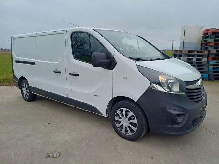 Opel Vivaro a déjà été inspectée ! dégâts mineurs !, Autos, Camionnettes & Utilitaires, Particulier, ABS, Airbags, Air conditionné