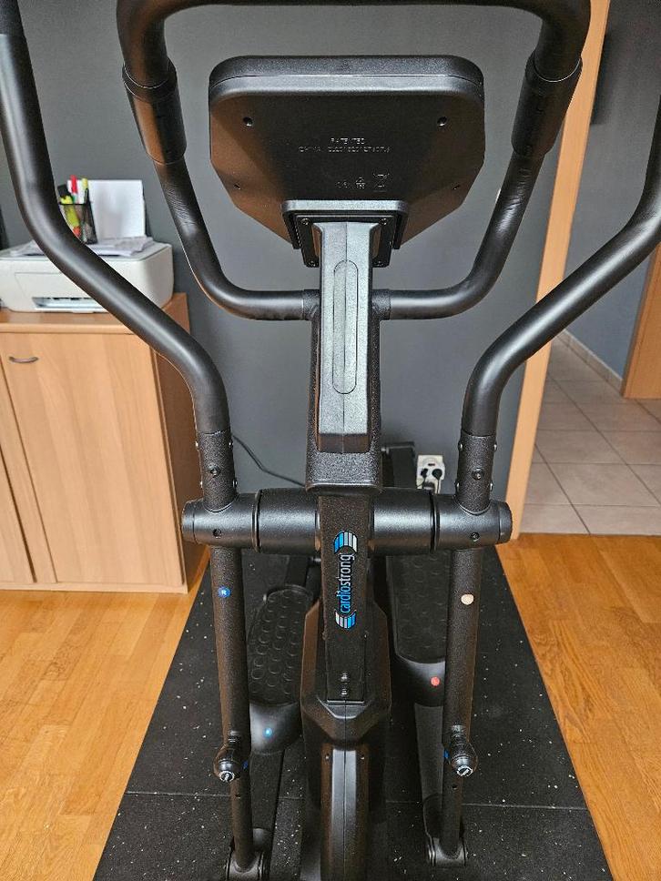 Elliptische trainer, Sport en Fitness, Fitnessapparatuur, Zo goed als nieuw, Crosstrainer, Armen, Benen, Borst, Buik, Rug, Metaal