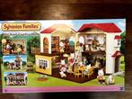 Sylvanian Families Red Roof Country home + set meubels + kon, Ophalen, Zo goed als nieuw, Poppenhuis
