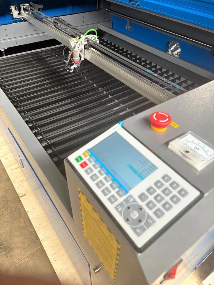 CO2 laser graveer snij router, Doe-het-zelf en Bouw, Gereedschap | Zaagmachines, Nieuw, Overige typen, 600 tot 1200 watt, Ophalen