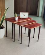 Prachtige set Deens Design nesting tafels, Huis en Inrichting, Ophalen of Verzenden, Zo goed als nieuw, Hout, Midcentury
