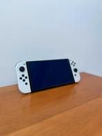 Nintendo Switch Oled Wit, Ophalen of Verzenden, Zo goed als nieuw, Met 2 controllers, Switch OLED