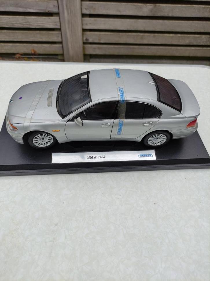 Prachtige Bmw 745 i, Hobby en Vrije tijd, Modelauto's | 1:18, Zo goed als nieuw, Ophalen