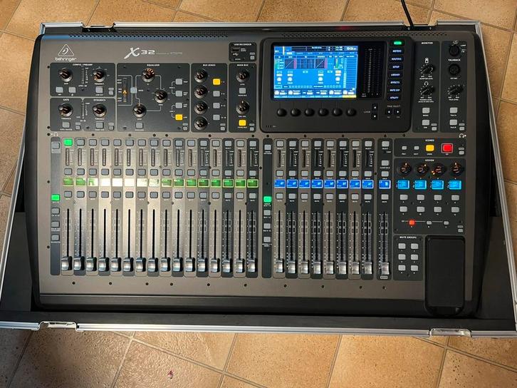 X32 digitale mixer van Behringer - in zeer goede staat, Muziek en Instrumenten, Mengpanelen, Zo goed als nieuw, Ophalen