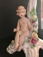 Bougeoir putti en porcelaine de Dresde avec roses 1950, Antiquités & Art, Enlèvement ou Envoi