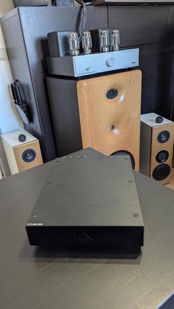 Perfecte staat met doos XTZ Edge A2-300 2x300/1x600 Watt  beschikbaar voor biedingen