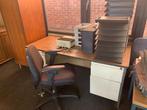 metalen bureau met bureaustoel, Huis en Inrichting, Bureaus, Ophalen, Bureau